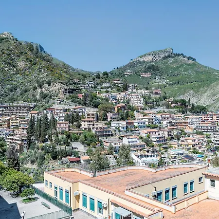 A Look Of - A Few Steps From The Center Appartamento Taormina
